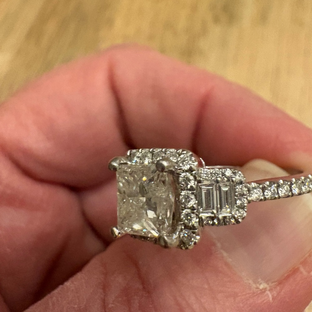 Kay Jewelers 1 1/2 carat princess cut natural diamond in a halo setting - Picture 3 of 14